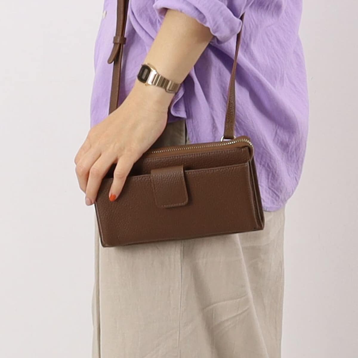 クーコ COOCO シュリンクレザー横型スマホ・お財布ポシェット （オフホワイト） セール牛革シュリンクレザー横型スマホ・お財布ポシェット