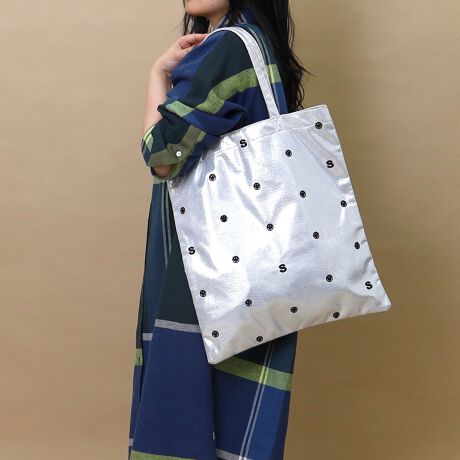 [^ԁF24531-11708]SMILEY~COOCOHARVER BALLSMILEYCOOCÕR{iłB[[[݂ƕɌ镔SMILEYtFCXS̕hJĂ܂Ĩ^bNXXI|VFbgƃg[gƂAX}z΂߂ɂăg[gobOƁACłTułĝŃwr[[X̗\IX܂ւ⍇̍ۂ͉L̏iԍ`BiԍF24531-11708ỉ摜̓Tv̂߁Aۂ̐iƂ́AdlHATCY኱قȂꍇ܂Bӎ\Ȍɋ߂J[ɂČfڂĂ܂Agp̃p\RX}[gtHȂǂ̒[̊ɂāAۂ̐FƈقȂČꍇ܂B\߂BTvŎBeĂ鏤i܂B̏ꍇAۂ̏iƂ͐FEdlقȂꍇ܂̂ŁA\߂ByCOOCO/N[Rzu肰Ȃghvu@\vuDAILYvL[[hɓONEOFFǂȃV[łR[fBl[gɊy▾邳Aɂ͑lۂfGȃGbZXɂȂ肽Bȑz͂BAGuhłBTCYF`STCYΉETOOybg{g|PbgFRJFiVdʁF150gTCYF39cm/43cm/nh21cm/J39cmîCɓo^uîCɓo^vōēגʒmAXg̒ʒmAZ[ʒmAĂē׎ɒʒm󂯎邱Ƃł܂IЂo^BuĥCɓo^uuĥCɓo^vŐViēׂȂǁAȏ󂯎邱Ƃł܂IЂo^B