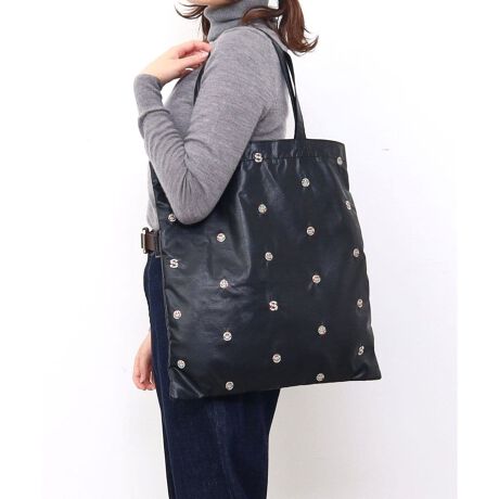 [^ԁF24531-11709]ƂƑlȃ\tgtFCNU[̃obOɁAPOPSMILEYςIVvȃmg[F̃tFCNU[Ƀhbĝ悤ɂ΂߂ꂽPOPSMILEYtFCXƓ́uSv̎hJōɂ킢\obOBn͏_炩ƂĂyʂŁAA4TCYyXeʁI܂肽ŃTuobOƂĎĂ悵AJWAɎĂǂIӎ\Ȍɋ߂J[ɂČfڂĂ܂Agp̃p\RX}[gtHȂǂ̒[̊ɂāAۂ̐FƈقȂČꍇ܂B\߂BTvŎBeĂ鏤i܂B̏ꍇAۂ̏iƂ͐FEdlقȂꍇ܂̂ŁA\߂BCOOCOyCOOCO/N[Rzu肰Ȃghvu@\vuDAILYvL[[hɓONEOFFǂȃV[łR[fBl[gɊy▾邳Aɂ͑lۂfGȃGbZXɂȂ肽Bȑz͂BAGuhłBTCYFA4TCYΉE500mlybg{g|PbgF3JFiVdʁF150gTCYF39cm/43cm/nh21cm/J39cmîCɓo^uîCɓo^vōēגʒmAXg̒ʒmAZ[ʒmAĂē׎ɒʒm󂯎邱Ƃł܂IЂo^BuĥCɓo^uuĥCɓo^vŐViēׂȂǁAȏ󂯎邱Ƃł܂IЂo^B