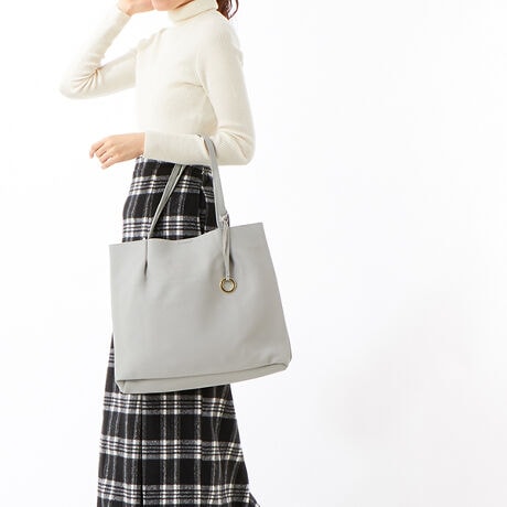 [^ԁF25131-11001]COOCO(N[R)̒ԁIlC̍g[gobOłBƂĂyꖇdẴtFCNU[gVvfUCʋ΁Eʊwɕ֗A4TCYyX傫߃TCYłB̓bVfނ̎[|Pbg񂠂ċ@\IIybg{gz_[Ă̂Ő܂肽ݎPȂǂ̎[ɂ֗łIӎ\Ȍɋ߂J[ɂČfڂĂ܂Agp̃p\RX}[gtHȂǂ̒[̊ɂāAۂ̐FƈقȂČꍇ܂B\߂BTvŎBeĂ鏤i܂B̏ꍇAۂ̏iƂ͐FEdlقȂꍇ܂̂ŁA\߂ByCOOCO/N[Rzu肰Ȃghvu@\vuDAILYvL[[hɓONEOFFǂȃV[łR[fBl[gɊy▾邳Aɂ͑lۂfGȃGbZXɂȂ肽Bȑz͂BAGuhłBTCYFA4TCYΉE500mlybg{g|PbgF7JF}OlbgdʁF525gTCYF37cm/33.5/܂10cm/nh25cmîCɓo^uîCɓo^vōēגʒmAXg̒ʒmAZ[ʒmAĂē׎ɒʒm󂯎邱Ƃł܂IЂo^BuĥCɓo^uuĥCɓo^vŐViēׂȂǁAȏ󂯎邱Ƃł܂IЂo^B