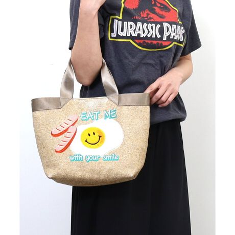 [^ԁF25131-11706]SMILEY~COOCOHARVER BALLSMILEYCOOCÕR{iłBLb`[ȃTKhJ̃`[tSMILEYƂĂ킢Iɂ񂪋CグĂ邱̃obÕ͓J[CȃJ[Ȃ̂ŒJ邽тɏΊɁBg₷J^`̃g[gobOȂ̂ŁACŎ̂͂|VFbgX}zV_[ȂǂWXXIX܂ւ⍇̍ۂ͉L̏iԍ`BiԍF25131-11706ỉ摜̓Tv̂߁Aۂ̐iƂ́AdlHATCY኱قȂꍇ܂Bӎ\Ȍɋ߂J[ɂČfڂĂ܂Agp̃p\RX}[gtHȂǂ̒[̊ɂāAۂ̐FƈقȂČꍇ܂B\߂BTvŎBeĂ鏤i܂B̏ꍇAۂ̏iƂ͐FEdlقȂꍇ܂̂ŁA\߂ByCOOCO/N[Rzu肰Ȃghvu@\vuDAILYvL[[hɓONEOFFǂȃV[łR[fBl[gɊy▾邳Aɂ͑lۂfGȃGbZXɂȂ肽Bȑz͂BAGuhłBTCYFaTTCYΉETOOybg{g|PbgFRJF}OlbgdʁF250gTCYF24.5/25cm/܂14cm/nh15cm/J36cmîCɓo^uîCɓo^vōēגʒmAXg̒ʒmAZ[ʒmAĂē׎ɒʒm󂯎邱Ƃł܂IЂo^BuĥCɓo^uuĥCɓo^vŐViēׂȂǁAȏ󂯎邱Ƃł܂IЂo^B