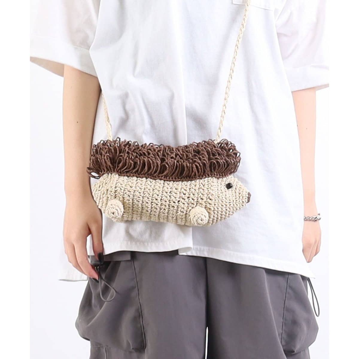 【最終お値下げ.新品：ボーダーデザインのかごバッグ】 FINAL SALE】40％OFF 期間限定 タッセル付ラメボーダーペーパー