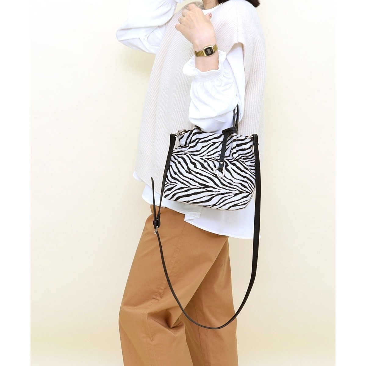 [�}���C]�yCOOCO�z�A�j�}�����܂݃n���h��2WAY �g�[�g�o�b�O �V�����_�[�o�b�O/�N�[�R�icooco�j �[�u��
