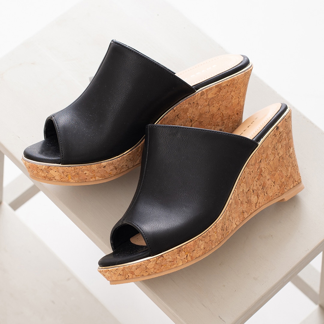 24秋冬新作】メタルラインウエッジミュールサンダル | マルイウェブ