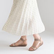【25春夏新作】ビジューベルトストラップモールドソールサンダル