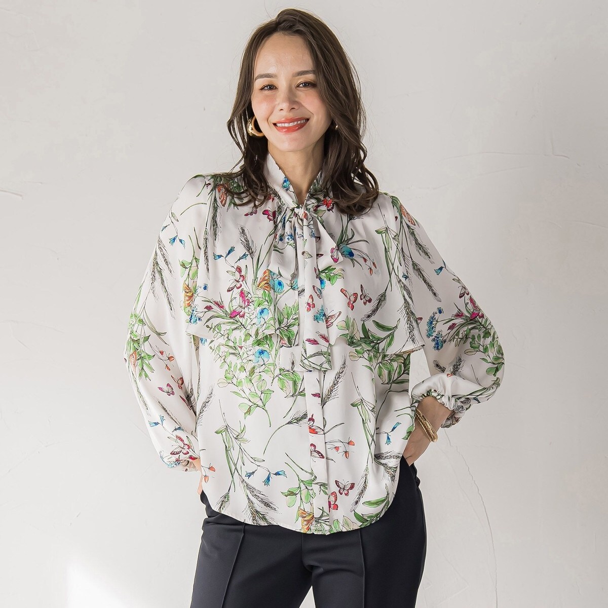 バタフライプリントブラウス≪洗濯機で洗える≫ | ビアッジョブルー