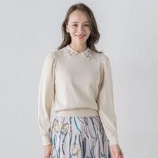 【新色追加】襟ビジューニット