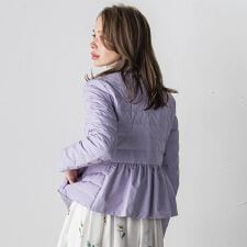 ビアッジョブルー(Viaggio blu)のペプラムダウンジャケット