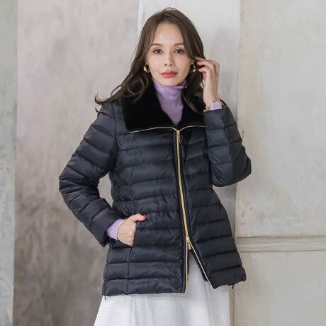 [^ԁF2604-59107]yfUC̓zt@[܃fUC̃GKgȃ_EB܂̓ɂ̓~ÑGRt@[gpĂ̂Ńt@Xi[܂ŕ}t[ɂȂfUCłB̂鐶ngpAXeb`̊Ԋuׂ߂ɂ邱ƂŃGKgőlۂۂɎdグĂ܂Be̐ɂ̓RV[t@Xi[{AJ邱ƂŃXbgɒȂĂ̂Ń{[{gƂDɒȂĂ܂BVvȂ؂₩ȃfUC1łB----------------------------------------------------------------@ƒFƒł̐֎~BACFACdグ֎~BhCN[jOFΖnn܂ɂアhCN[jOłB----------------------------------------------------------------fg 169cm/pTCY M摜̏i̓TvƂȂ܂̂Ŏۂ̏iƎdlAHATCY኱قȂꍇ܂Bql̃j^[ɂۂ̂FƑقȂꍇ܂BBe󋵂̓ɂAFقȂČꍇ܂Bi^OɋLڂꂽTCY̓k[hTCYłBۂ̏ĩTCY͏i̎mFB֘A[hFViaggio Blu rAbWu[ fB[X V lJWA lR[f fB[X LC tF~j GKg ؂₩ i H H 2025AW AW 2025H~ 