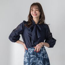 袖レースブラウス