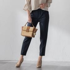 美シルエットテーパードパンツ