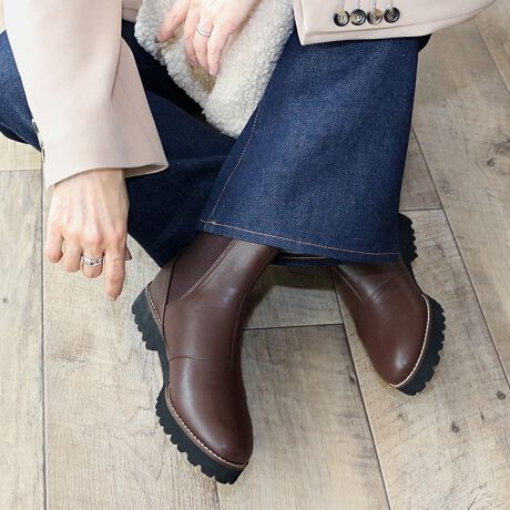 [^:213-10-9540]^N\[őR[fJWAɎdグ܂{[鑫グ^N\[{Fin(tB)̃TChSAu[coꂵ܂B悭ۂ݂̂郉EhgD~^N\[YCNA炵YȂfUCɎdグ܂B悭JWA_EĂ^N\[́AĂ݂ƌڂŷőւ̕SȂłB~ŜɒᔽNbVZbgĂ̂ŁAԂ̕s₽W[ɂœKłB̗TCh͍L߂̃SfނȂ̂ŁAEȒPɂł̂|CgBfC[Ŏg񂹂閜\ACeƂƂtFCNU[fނ̓}bgŗۂɁBfjCAChpcƍ킹ĂBXJ[g⃏s[XȂǂ̃fBX^C̊OACeƂĂ劈̗\Bs킸gTChSAu[c͈ꑫĂƏd󂷂邱ƊԈႢȂBᔽX|WiᔽX|Wgp邱Ƃɂs̏Ռ炰܂Bj*ᔽX|WEEE͂𕪎UAݍޗlȃNbVłBX^btɂTCYĩTCYF23.5zFL̑ŕiMTCY(23.5cm)𗚂Ă܂AfŗMTCYł傤ǗǂTCYłB\[̓{[܂AŷŕɕSɂȂ炸Â݂\[͒nʂ̏ՌÂ炢̂ŒԂ̕sɂSłBL͓X܃X^bťlIȊzɂȂ܂Bqlɂ芴zقȂ܂߁A܂ŎQlƂĂBqΉTCYrS:22.5cmM:23`23.5cmL:24`24.5cmLL:25cm