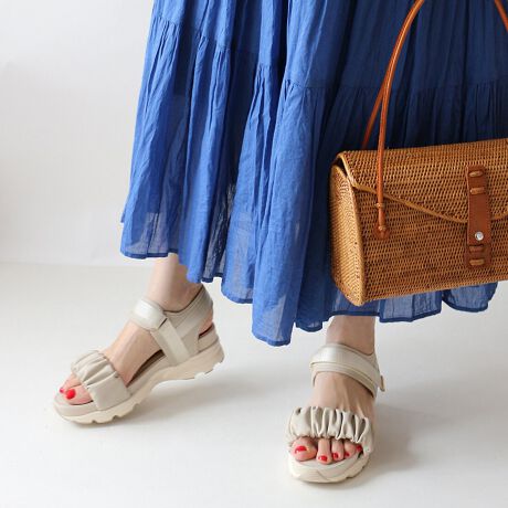 [^:252-09-9838]̊̂V[OANZgɁV[OxgR[f̃ANZgɂȂFin(tB)̃V[OxNX|[cT_oꂵ܂BG咍ڂ̌Xj[J[\[5.2cmƒ悢Ȃ̂ŊyȂ̂ɃX^CAbv̂BiȋgɃV[Oxg̃fUCJWAȃfUC̒ɏ炵oĂ̂ől̏R[fɎ₷ꑫɎdグ܂BXj[J[\[ŗSn~̉ɂ͒ᔽNbVZbgĂ̂őɂDAXj[J[\[Ȃ̂ŒԂ̕stẴW[ȂǂɂœKłBxNfUC͑ɍ킹Ē߉\ŁAŒ肳ĂfUCȂ̂ň芴yȗSn͓IBfj⃏Chpcɍ킹̂͂łA^CgXJ[gv[cXJ[gAs[XȂǂ̃X^COɊOACeƂĎ̂BǂȃR[fɂȂވꑫ̓J[ɂĕ͋C͕ς̂łCɓ̈ꑫ`CXāBᔽX|WiᔽX|Wgp邱Ƃɂs̏Ռ炰܂Bj*ᔽX|WEEE͂𕪎UAݍޗlȃNbVłB