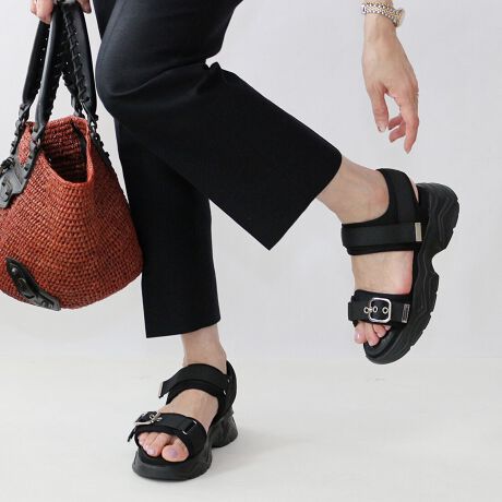 [^:252-09-9842]^p[cɃANZgvXxgfUCɒ悢XpCXvXFin(tB)̃xebhxNX|[cT_oꂵ܂BG咍ڂ̌Xj[J[\[5.5cmƒ悢Ȃ̂ŊyȂ̂ɃX^CAbv̂BiȋgJWAȃfUC̒ɏ炵oĂ̂ől̏R[fɎ₷ꑫɎdグ܂BG}XgȃX|TŃJWAR[f̊~̉ɂ͒ᔽNbVZbgĂ̂őɂDAXj[J[\[Ȃ̂ŒԂ̕stẴW[ȂǂɂœKłBxNfUC͑ɍ킹Ē߉\ŁAŒ肳ĂfUCȂ̂ň芴yȗSn͓IBfj⃏Chpcɍ킹̂͂łA^CgXJ[gv[cXJ[gAs[XȂǂ̃X^COɎ̂BǂȃR[fɂȂވꑫ̓J[ɂĕ͋C͕ς̂łCɓ̈ꑫ`CXāBᔽX|WiᔽX|Wgp邱Ƃɂs̏Ռ炰܂Bj*ᔽX|WEEE͂𕪎UAݍޗlȃNbVłB