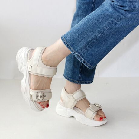 [^:252-09-9842]^p[cɃANZgvXxgfUCɒ悢XpCXvXFin(tB)̃xebhxNX|[cT_oꂵ܂BG咍ڂ̌Xj[J[\[5.5cmƒ悢Ȃ̂ŊyȂ̂ɃX^CAbv̂BiȋgJWAȃfUC̒ɏ炵oĂ̂ől̏R[fɎ₷ꑫɎdグ܂BG}XgȃX|TŃJWAR[f̊~̉ɂ͒ᔽNbVZbgĂ̂őɂDAXj[J[\[Ȃ̂ŒԂ̕stẴW[ȂǂɂœKłBxNfUC͑ɍ킹Ē߉\ŁAŒ肳ĂfUCȂ̂ň芴yȗSn͓IBfj⃏Chpcɍ킹̂͂łA^CgXJ[gv[cXJ[gAs[XȂǂ̃X^COɎ̂BǂȃR[fɂȂވꑫ̓J[ɂĕ͋C͕ς̂łCɓ̈ꑫ`CXāBᔽX|WiᔽX|Wgp邱Ƃɂs̏Ռ炰܂Bj*ᔽX|WEEE͂𕪎UAݍޗlȃNbVłB