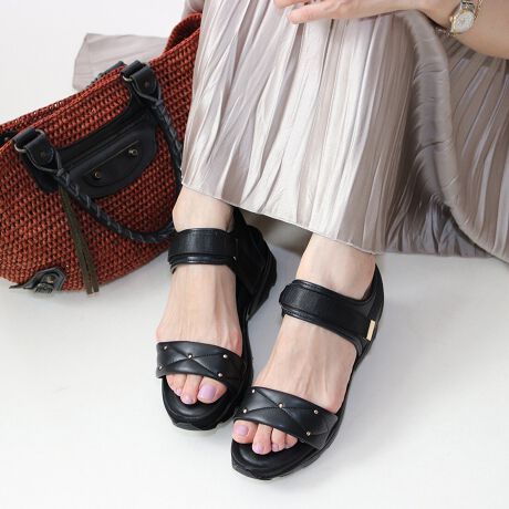 [^:252-09-9836]LeBO~X^bYőAbvf[gׂS[h̃X^bYR[f̃ANZgɂȂFin(tB)̃LeBOxNX|[cT_oꂵ܂BG咍ڂ̌Xj[J[\[5.2cmƒ悢Ȃ̂ŊyȂ̂ɃX^CAbv̂BiȃLeBOɃX^bỸfUCJWAȃfUC̒ɏ炵oĂ̂ől̏R[fɎ₷ꑫɎdグ܂B芴̂闚Sn~̉ɂ͒ᔽNbVZbgĂ̂őɂDAXj[J[\[Ȃ̂ŒԂ̕stẴW[ȂǂɂœKłBxNfUC͑ɍ킹Ē߉\ŁAŒ肳ĂfUCȂ̂ň芴yȗSn͓IBfj⃏Chpcɍ킹̂͂łA^CgXJ[gv[cXJ[gAs[XȂǂ̃X^COɊOACeƂĎ̂BǂȃR[fɂȂވꑫ̓J[ɂĕ͋C͕ς̂łCɓ̈ꑫ`CXāBᔽX|WiᔽX|Wgp邱Ƃɂs̏Ռ炰܂Bj*ᔽX|WEEE͂𕪎UAݍޗlȃNbVłB