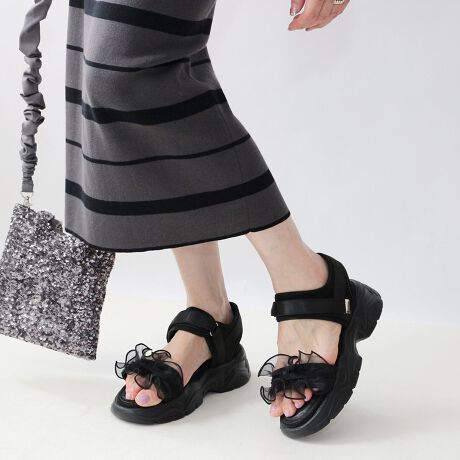 [^:252-09-9841]̂tly₩ȃtʂFin(tB)̃VA[txNX|[cT_oꂵ܂B悭{[̂tfUCANZgɂȂꑫBt̃{[͂܂̂fUCȂ̂ŏdȂ肷ȂDGfUCB芴̂闚Sn~̉ɂ͒ᔽNbVZbgĂ̂őɂDAڂɔČy₩ȗSñXj[J[\[Ȃ̂ŒԂ̕stẴW[ȂǂɂœKłB5.5cmƒ悢̃\[͌ŌX΂܂Ȃ̂ň芴BxNfUCŒ߉\Ȃ̂Bfj⃏Chpcɍ킹̂͂łA^CgXJ[gv[cXJ[gAs[XȂǂɎ̂BǂȃR[fɂȂވꑫ̓J[ɂĕ͋C͕ς̂łCɓ̈ꑫ`CXāBᔽX|WiᔽX|Wgp邱Ƃɂs̏Ռ炰܂Bj*ᔽX|WEEE͂𕪎UAݍޗlȃNbVłB