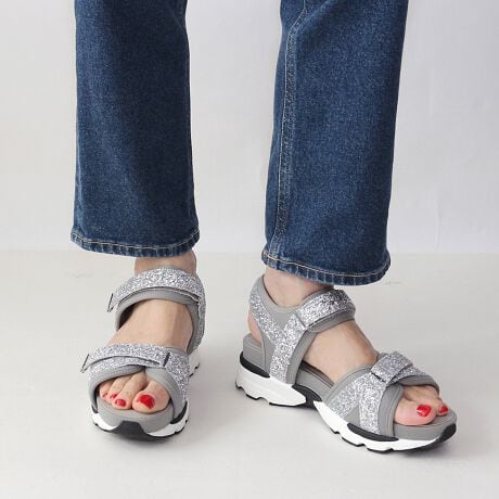 [^:252-09-9850]LLOb^[őɃANZgvXLL̃Ob^[؂₩ɍʂFin(tB)̌Ob^[xNX|[cT_oꂵ܂BG咍ڂ̌Xj[J[\[5.2cmƒ悢Ȃ̂ŊyȂ̂ɃX^CAbv̂BLL̃Ob^[JWAȃfUC̒ɏ炵oĂ̂ől̏R[fɎ₷ꑫɎdグ܂BȂ闚Sn~̉ɂ͒ᔽNbVZbgĂ̂őɂDAXj[J[\[Ȃ̂ŒԂ̕stẴW[ȂǂɂœKłBfj⃏Chpcɍ킹̂͂łA^CgXJ[gv[cXJ[gAs[XȂǂ̃X^COɎ̂BǂȃR[fɂȂވꑫ̓J[ɂĕ͋C͕ς̂łCɓ̈ꑫ`CXāBᔽX|WiᔽX|Wgp邱Ƃɂs̏Ռ炰܂Bj*ᔽX|WEEE͂𕪎UAݍޗlȃNbVłB