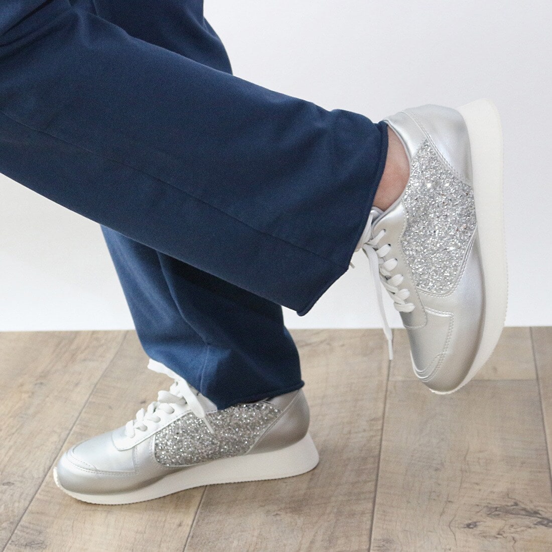 [}C]y25H~VzOb^[RrXj[J[/tBiFinj SV