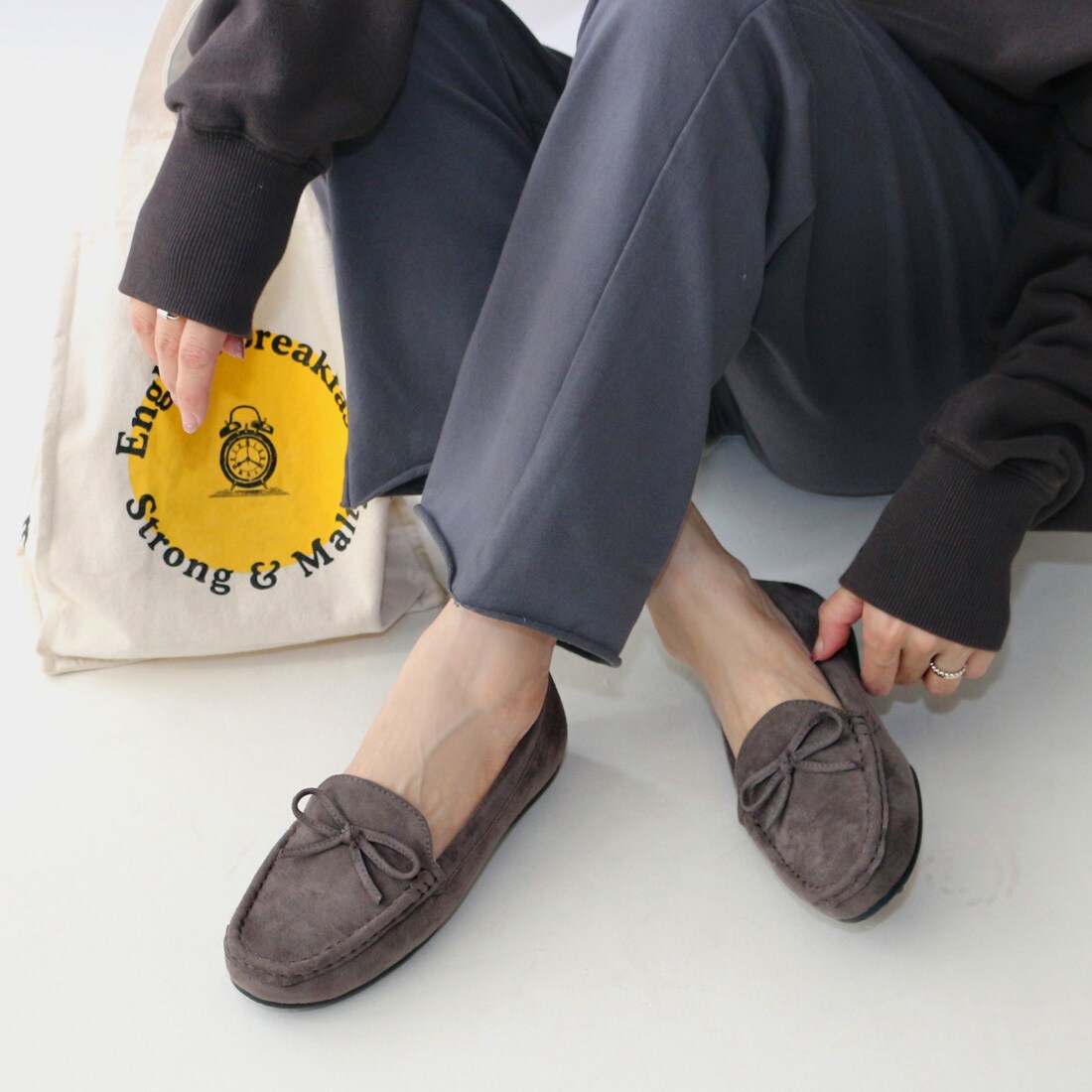 本革】GRACE AVENUE チェーンバックル モカシンシューズ | グリッター