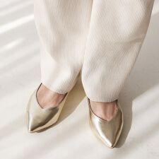 【25秋冬新作】Vカットフラットシューズ【低反発スポンジ入り】