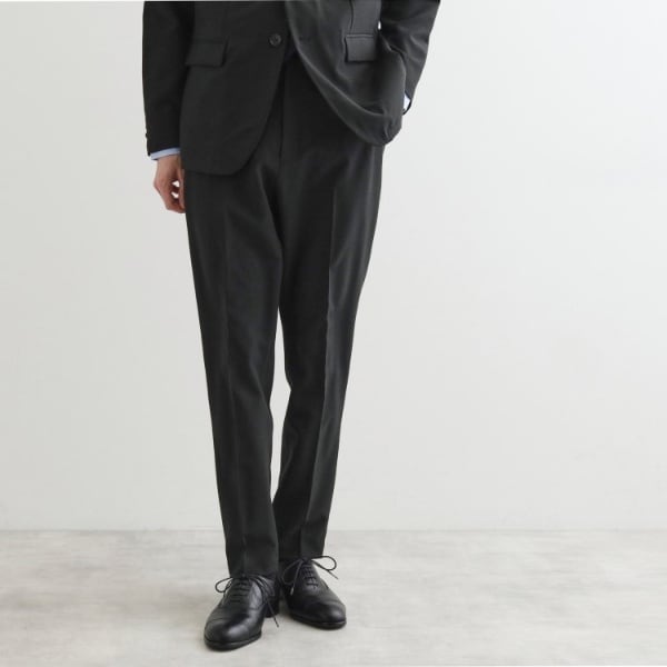 SLIM TAPERED_2】春夏・2釦ノータックスリーピーススーツ