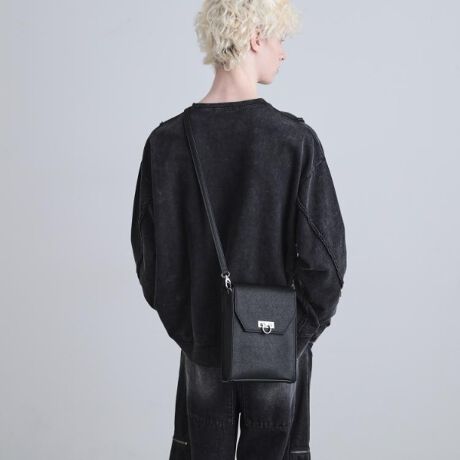 [^ԁF97901333]ṽXNGA^V_[obOB~j}ȃ{bNXobÓA[hX^Cɂ҂̃ACeBV_[Xgbv^ɂă|CgɁBzX}zȂǍŒ̉וŏoۂɕ֗ȃobOłBEV_[Xgbv͎O\łB116J[FtbvfUCETtBA[mE僊OЂ˂^117J[FtbvfUCETtBA[mFЂ˂^119J[FTtBA[m819J[FX[XubN118J[Ftbvg~OfUCEX[XubNE}Olbg^| BRAND CONCEPT |𒴂ĎxgfBViȃACex[XɁAA\rSƃXg[g̎RȔzA{Ǝ̃~bNXX^CĂ܂ByCɂȂ鏤i͂Cɓo^XXzîCɓo^ĂJ[̍ēגʒmAXg1_AZ[̒ʒmm点܂BuĥCɓo^ViēׂȂǁAuh̏󂯎邱Ƃł܂BƖ̊֌WɂAۂFČꍇ܂B܂Ap\REX}[gtHȂǂ̊ɂA኱iƉ摜̃J[قȂꍇ܂Bd:420g