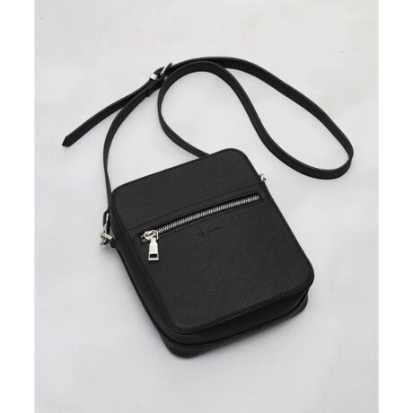 [^ԁF97901323]oCJ[̃fUC悭oAʉ}{bNXV_[obOyfށz悭̂鍇vgpBiŃ[hȈۂłB_̂^b`ő̂ւ̓DACełByfUCzoCJ[̃fUCCpNgobOB悢TCYigɒxǂi{bNX^̃fUCB}`Ƃ̂ŒzAL[P[XAX}[gtHꂢɎ܂TCYłByX^COz[hX^OɃ}b`ACełBoCJ[̃fUCAobO̘g𒴂t@VACeƂđ݊Ă܂BydlzE|PbgFO~2 ~1| BRAND CONCEPT |𒴂ĎxgfBViȃACex[XɁAA\rSƃXg[g̎RȔzA{Ǝ̃~bNXX^CĂ܂BƖ̊֌WɂAۂFČꍇ܂B܂Ap\REX}[gtHȂǂ̊ɂA኱iƉ摜̃J[قȂꍇ܂Bd:390g