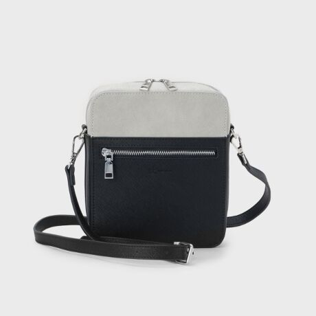 [^ԁF97901323]oCJ[̃fUC悭oAʉ}{bNXV_[obOyfށz悭̂鍇vgpBiŃ[hȈۂłB_̂^b`ő̂ւ̓DACełByfUCzoCJ[̃fUCCpNgobOB悢TCYigɒxǂi{bNX^̃fUCB}`Ƃ̂ŒzAL[P[XAX}[gtHꂢɎ܂TCYłByX^COz[hX^OɃ}b`ACełBoCJ[̃fUCAobO̘g𒴂t@VACeƂđ݊Ă܂BydlzE|PbgFO~2 ~1| BRAND CONCEPT |𒴂ĎxgfBViȃACex[XɁAA\rSƃXg[g̎RȔzA{Ǝ̃~bNXX^CĂ܂BƖ̊֌WɂAۂFČꍇ܂B܂Ap\REX}[gtHȂǂ̊ɂA኱iƉ摜̃J[قȂꍇ܂Bd:390g