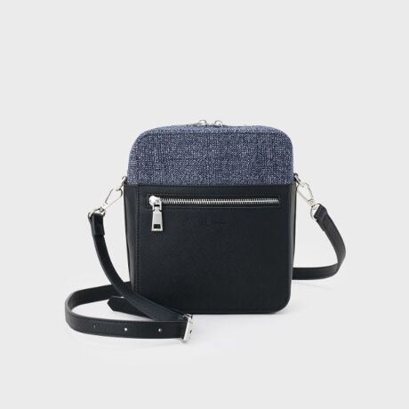 [^ԁF97901323]oCJ[̃fUC悭oAʉ}{bNXV_[obOyfށz悭̂鍇vgpBiŃ[hȈۂłB_̂^b`ő̂ւ̓DACełByfUCzoCJ[̃fUCCpNgobOB悢TCYigɒxǂi{bNX^̃fUCB}`Ƃ̂ŒzAL[P[XAX}[gtHꂢɎ܂TCYłByX^COz[hX^OɃ}b`ACełBoCJ[̃fUCAobO̘g𒴂t@VACeƂđ݊Ă܂BydlzE|PbgFO~2 ~1| BRAND CONCEPT |𒴂ĎxgfBViȃACex[XɁAA\rSƃXg[g̎RȔzA{Ǝ̃~bNXX^CĂ܂BƖ̊֌WɂAۂFČꍇ܂B܂Ap\REX}[gtHȂǂ̊ɂA኱iƉ摜̃J[قȂꍇ܂Bd:390g