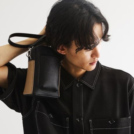 [^ԁFC0104302]yfށzꂪN`ƂȂoʍvgp~jV_[B{vɔׂĐȂǂɂ̂ŁA舵̂₷|CgłByfUCztg̃|PbǵAX}[gtHWXgɓ悤ɐ݌vBLbVXŎĂ̂łقǗǂTCYłBydlzE|PbgFO~1 ~1̏itkDTAKEO KIKUCHIX܂ł͎舵܂̂ł₢킹̓R[Z^[܂ŁB| BRAND CONCEPT |𒴂ĎxgfBViȃACex[XɁAA\rSƃXg[g̎RȔzA{Ǝ̃~bNXX^CĂ܂ByCɂȂ鏤i͂Cɓo^XXzîCɓo^ĂJ[̍ēגʒmAXg1_AZ[̒ʒmm点܂BuĥCɓo^ViēׂȂǁAuh̏󂯎邱Ƃł܂BƖ̊֌WɂAۂFČꍇ܂B܂Ap\REX}[gtHȂǂ̊ɂA኱iƉ摜̃J[قȂꍇ܂Bd:295g(TvTCY)