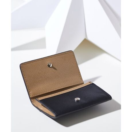 [^ԁF97901403]yfUCzTtBA[mdグ̍vpJ[hP[XB2w^Cṽx[VbNȃfUCŎg肪ǂ̂vgŃS󂵂̃~j}ȃbNXAl͋̕CY킹1iłBydlzE|PbgFh~1 ~2 O~1| BRAND CONCEPT |𒴂ĎxgfBViȃACex[XɁAA\rSƃXg[g̎RȔzA{Ǝ̃~bNXX^CĂ܂ByCɂȂ鏤i͂Cɓo^XXzîCɓo^ĂJ[̍ēגʒmAXg1_AZ[̒ʒmm点܂BuĥCɓo^ViēׂȂǁAuh̏󂯎邱Ƃł܂BƖ̊֌WɂAۂFČꍇ܂B܂Ap\REX}[gtHȂǂ̊ɂA኱iƉ摜̃J[قȂꍇ܂B