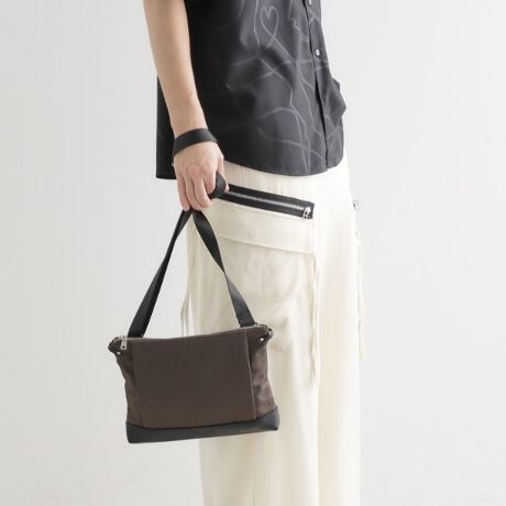 [^ԁFC0103383]yfށz{́FiCvFvnF|GXeyfUCẑiȌڂ̃iCƁARȌڂ̃V{̍vRrl[VTRbVBRpNgȌڂłAו̂łoɂXXBt@Xi[ɂ́AJX[YɂȂ悤Ƀ^utĂ܂BydlzE|PbgFO~3 ~1̏itkDTAKEO KIKUCHIX܂ł͎舵܂̂ł₢킹̓R[Z^[܂ŁB| BRAND CONCEPT |𒴂ĎxgfBViȃACex[XɁAA\rSƃXg[g̎RȔzA{Ǝ̃~bNXX^CĂ܂ByCɂȂ鏤i͂Cɓo^XXzîCɓo^ĂJ[̍ēגʒmAXg1_AZ[̒ʒmm点܂BuĥCɓo^ViēׂȂǁAuh̏󂯎邱Ƃł܂BƖ̊֌WɂAۂFČꍇ܂B܂Ap\REX}[gtHȂǂ̊ɂA኱iƉ摜̃J[قȂꍇ܂Bd:275g(TvTCY)