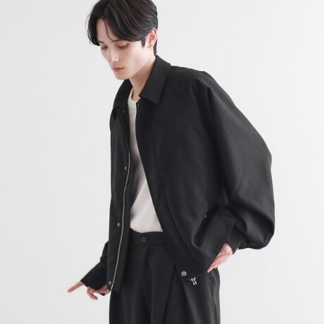 [^ԁF17054102]tɉHDăT}ɂȂA[YtBbg̃V[gtCgWPbgyfށz|GXeƃ[킹E[̍@ۑfނgpĂ܂B|E^ʍ邱ƂŐnɔ܂āA悢nɁB炩ȕ\ʊƒ悢򊴂łByfUCzgĥVGbgƑfފŁAɂ͂ȂAE^[T̕ɂXXłB|Cg1DZVGbgFgĥZߏ̃VGbgBƂgƃhbvV_[AbNX͋CoBTVcjbg̏ォ炴HD邾łȂꂽۂɎdオ܂B2DfUCF}Vvɂ邱ƂŁAǂȃCi[{gXɂ킹₷fUCɁB3DfފF悢݂̐n̗p邱ƂŁAV[Yg܂BydlzE|PbgF~2 ~2EnyTCYz01TCYiSjF160`170cm02TCYiMjF165`175cm03TCYiLjF170`180cmW̌^ɂڈɂȂ܂B| BRAND CONCEPT |𒴂ĎxgfBViȃACex[XɁAA\rSƃXg[g̎RȔzA{Ǝ̃~bNXX^CĂ܂ByCɂȂ鏤i͂Cɓo^XXzîCɓo^ĂJ[̍ēגʒmAXg1_AZ[̒ʒmm点܂BuĥCɓo^ViēׂȂǁAuh̏󂯎邱Ƃł܂BƖ̊֌WɂAۂFČꍇ܂B܂Ap\REX}[gtHȂǂ̊ɂA኱iƉ摜̃J[قȂꍇ܂Bd:785g(TvTCY)