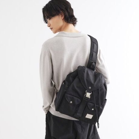 [^ԁF97904322]lCMAKAVELICʒV[Y̐Vyfށz{́FN^ROBICiNYLONjFABRICRnF|GXeyN^ROBICiNYLONj FABRICƂ́z{̂ɎgpAxiCn N^ROBIC Bʂ̃iCcCƔ׌oׂATeDƂ͈قȂ闎ƃh[vB ܂Aق~߂Ƃă\tgANR[eBO{Ă܂B\ʂɎ㝛H{Ă܂ByfUCztgɗ̓Iȁu_u|PbgvƁu킹fUCvzV_[obNpbNBV_[́AEǂɂw悤Ƀo[iXJdl̂߁Aǂ̕łg܂BV_[ɂ̓e[v[v5ӏBJritȂ̂Ń`[Ȃǈ|ăJX^dlɁBtgɂ̓v[g}OlbghbgȂǁAjbPJ[̃^p[cANZgɂȂfUCBTChʂɂ́u500ml̃ybg{gvu܂ݎPv[ł}`|PbgtBwʂ́uNbVvƁuʋCvubVvfނgp邱ƂŁAwSnɂ܂B{̓ɂ́Ap\R^ubgȂǂ̎[ɕ֗ȃE^|PbgځBt@Xi[|Pbg_u|PbgtȂ̂ōׂACe̎[ɂ֗łBJWAX^COɂALC߃X^CO̊OACeƂĂgfUCłBydlzE|PbgFO~4 ~4EA4TCY[| BRAND CONCEPT |𒴂ĎxgfBViȃACex[XɁAA\rSƃXg[g̎RȔzA{Ǝ̃~bNXX^CĂ܂ByCɂȂ鏤i͂Cɓo^XXzîCɓo^ĂJ[̍ēגʒmAXg1_AZ[̒ʒmm点܂BuĥCɓd:705g(TvTCY)