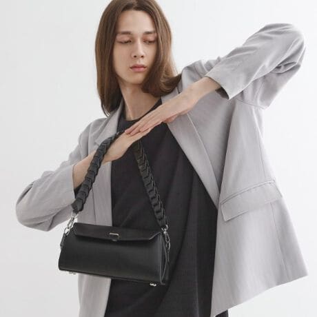 [^ԁF97904306]yfށzvgpĂ܂Bnƒ悢򊴂̂fނłBn鎖Ŗ{̂̌`ۂ܂ByfUCztbvt̃RƂobOBuV_[xgvƁuxgv2{tґȎdlɁB΂ߊ|E|ƂɑΉ\ȁuV_[xgvƁA莝l̃fUCu`F[vBfUĈu`F[v͌|ɂANZgɁB{̌傫JTCh}`dlŁAm̏oꂪ₷dlɎdグĂ܂Btbṽ^p[cN[ȕ͋CoĂ܂BLC߃X^CO͂AJWAX^COɎăANZgɎĝXXłBydlzE|PbgF~2| BRAND CONCEPT |𒴂ĎxgfBViȃACex[XɁAA\rSƃXg[g̎RȔzA{Ǝ̃~bNXX^CĂ܂ByCɂȂ鏤i͂Cɓo^XXzîCɓo^ĂJ[̍ēגʒmAXg1_AZ[̒ʒmm点܂BuĥCɓo^ViēׂȂǁAuh̏󂯎邱Ƃł܂BƖ̊֌WɂAۂFČꍇ܂B܂Ap\REX}[gtHȂǂ̊ɂA኱iƉ摜̃J[قȂꍇ܂Bd:450g(TvTCY)