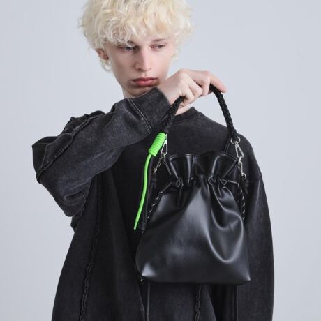 [^ԁF97901334]ADAMPATEKtkDTAKEO KIKUCHIʒ̋В^obOOł҂ݍ݂̃nh`[fUC̃ANZgɁBV_[obOnhobOƂāAprV[ɍ킹Ďgp\BʁAV[킸gpłfUCBydlzE|PbgF~1Ɩ̊֌WɂAۂFČꍇ܂B܂Ap\REX}[gtHȂǂ̊ɂA኱iƉ摜̃J[قȂꍇ܂Bd:285g