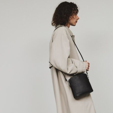 [^ԁF97904316]RpNgȂ[͂̂DG~jV_[obOyfށznƒ悢򊴂鍇vgpĂ܂BJ[ɂāA\ʊقȂ܂Bi019J[jX[Xi119E519E551J[jTtBA[myfUCz{̂̃tgobN̗ʂɃ|PbgzuAI|PbgdlvɎdグV_[obOBX}[gtHȂǁApɂɎgACe̓AIɎ[ȂǁAg₷ɂ܂BVt@Xi[GAMdi̎[Jo[BydlzE|PbgF~1| BRAND CONCEPT |𒴂ĎxgfBViȃACex[XɁAA\rSƃXg[g̎RȔzA{Ǝ̃~bNXX^CĂ܂ByCɂȂ鏤i͂Cɓo^XXzîCɓo^ĂJ[̍ēגʒmAXg1_AZ[̒ʒmm点܂BuĥCɓo^ViēׂȂǁAuh̏󂯎邱Ƃł܂BƖ̊֌WɂAۂFČꍇ܂B܂Ap\REX}[gtHȂǂ̊ɂA኱iƉ摜̃J[قȂꍇ܂Bd:350g