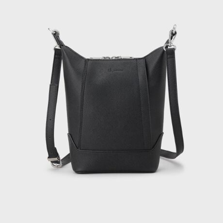 [^ԁF97904347]yfށzvgpĂ܂BJ[ɂĕ\ʂقȂ܂B019J[悢򊴂̃X[X119J[\ʂ̌^IȃTtBA[myfUCzc̃VGbg̃V_[obOBRpNgȌڂȂA500mlTCỸybg{gⒷzۂTCYB^ꂵɂƂfނȂ̂ŁAIȃVGbgۂĂ܂Btgʂɂ͐؂ւ𗘗pt@Xi[|PbgtBV_[̃^p[ciobN^TJjAt@Xi[̈肪fUC̃ANZgɁBwʕ͕pɂɎgp郂m̎[ɕ֗ȃpb`|PbgtBɂ̓t@Xi[|PbgApb`|PbgĂ܂BydlzE|PbgFO~2 ~2| BRAND CONCEPT |𒴂ĎxgfBViȃACex[XɁAA\rSƃXg[g̎RȔzA{Ǝ̃~bNXX^CĂ܂ByCɂȂ鏤i͂Cɓo^XXzîCɓo^ĂJ[̍ēגʒmAXg1_AZ[̒ʒmm点܂BuĥCɓo^ViēׂȂǁAuh̏󂯎邱Ƃł܂BƖ̊֌WɂAۂFČꍇ܂B܂Ap\REX}[gtHȂǂ̊ɂA኱iƉ摜̃J[قȂꍇ܂Bd:365g(TvTCY)