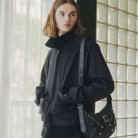 [^ԁF17054108]Vcołg郉CgAE^[yfށz\̗ʋNтtFCNXG[hgpĂ܂B򊴂蔧̗ǂłByfUCzfUC̓u]łȂA_炩tFCNXG[hfނgƂŃVcoŉHDĂ܂B70Ñre[Wu]x[XɁAV[OƋ܂̃`^uvXBVcu]蔖ŁAn̂Ȃdl̂߁AAE^[̃Ci[ƂĂg܂B`^u̕\ƁA܂̗͕\v̍vgp邱Ƃŋ܂𗧂Ăۂ̃ANZgɁBM[VGbgI[o[TCY̊Ԃ炢̃TCY݌vɎdグĂ܂Bgĥ⒅Z߂̐݌vɂ邱ƂŃRpNgȃVGbgɎdグĂ܂BjZbNXłg܂BydlzE|PbgF~2EnȂyTCYz01TCYiSjF160`170cm02TCYiMjF165`175cm03TCYiLjF170`180cmW̌^ɂڈɂȂ܂B| BRAND CONCEPT |𒴂ĎxgfBViȃACex[XɁAA\rSƃXg[g̎RȔzA{Ǝ̃~bNXX^CĂ܂ByCɂȂ鏤i͂Cɓo^XXzîCɓo^ĂJ[̍ēגʒmAXg1_AZ[̒ʒmm点܂BuĥCɓo^ViēׂȂǁAuh̏󂯎邱Ƃł܂BƖ̊֌WɂAۂFČꍇ܂B܂Ap\REX}[gtHȂǂ̊ɂA኱iƉ摜̃J[قȂꍇ܂Bd:710g(TvTCY)