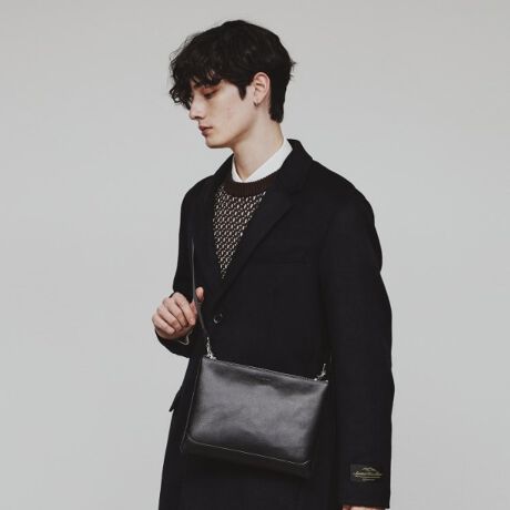 [^ԁF97901342]yfށzAU[gpTRbVBقȂ2ނ̕\ʊBi019 ubNJ[jX[Xi043 uEJ[jX[Xi119 ubNJ[jVN ׂV{łByfUCzRpNgȂ[͂ɂ܂BNb`obOƂĂV_[obOƂĂg2WAYdlBV_[tpDJ́Aɓ|ƂŁANb`g̍ۂɌȂ悤ɂłdlBtւ\ȃNb`p̃XgbvƃV_[xgtB]vȂ͍̂킬ƂƂłǂȃX^Cɂ킹₷uꂽfUCvɎdグ܂Bt@Xi[͗ǎ̂郌U[t̗pĂ܂BobNʂɂ|Pbgt邱ƂŁAg₷ɂ܂BȂ|Pbg4𓋍ڂĂDGACeBp[eB[V[Ȃǂłg܂BydlzE|PbgFO~1 ~3| BRAND CONCEPT |𒴂ĎxgfBViȃACex[XɁAA\rSƃXg[g̎RȔzA{Ǝ̃~bNXX^CĂ܂ByCɂȂ鏤i͂Cɓo^XXzîCɓo^ĂJ[̍ēגʒmAXg1_AZ[̒ʒmm点܂BuĥCɓo^ViēׂȂǁAuh̏󂯎邱Ƃł܂BƖ̊֌WɂAۂFČꍇ܂B܂Ap\REX}[gtHȂǂ̊ɂA኱iƉ摜̃J[قȂꍇ܂Bd:375g(TvTCY)