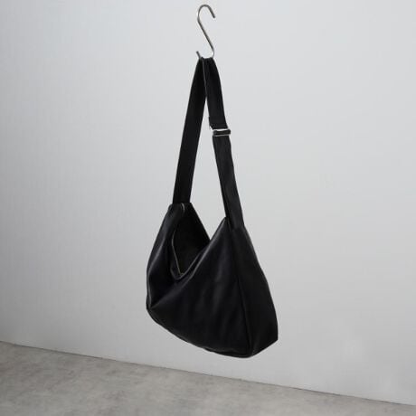 [^ԁF97901327]eʂŃX^CO̎ɂȂobOoIyfށzîiCAU[ȂǁAJ[ƂŕʑfނpӂĂ܂B019ubNJ[Fnƒ悢򊴂̂鍇v919ubNJ[FBe[WYÂvg{v944uEJ[FBe[WYÂvg{v119ubNJ[FV̂iCfނgpĂ܂B419ubNJ[Fnƒ悢򊴂̂鍇v519ubNJ[FV̂iCfށBhXgR͍vgpĂ܂ByfUCzi019E919E944E119J[j@\͂AghՂȃfUCobOB߂̃XgbvƐĝɓތ`ŎgSnǂłBTCYF:39cm (㕔):51cm ():57cm }`:13cm V_[ΉTCY:69`107cmi419E519J[jJ̃hXgiiRjɂ́A[ɂ肰ȂXrfUC{Aוɂ܂łĂ܂BJiȂԂȂAB4t@Cۂ܂eʁIʋ΁Eʊw͂Aו̂oɂœKłBhXgiċВ^ɂĂAA4TCY[\Bו̗ʂX^Cɍ킹āAVGbg𒲐ł܂BobO̓ɂ́At@Xi[|Pbg2W|PbgBW|Pbg̓ybg{gȂǂ̏d̂ĂňړɂAobO肷̂ŁAKɂg܂BނƐłAKvȂ̂TbƎo܂BJɂ̓}OlbgtĂ̂ŁAו̔яohASĎ^ׂ܂BX^CO̎ɂȂAI[V[Ygėp̍ACełBTCYF:35cm (㕔):42cm ():43cm }`:9cm V_[ΉTCY:69`107cmydlzid:755g(TvTCY)