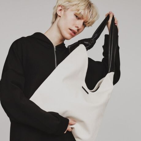 [^ԁF97901340]V_[ɃM~bNV_[BAGBfUC2ނ炨Iт܂ByfށzǂʔNłgfނ̗p܂BJ[i019ji519j́AtkDTAKEO KIKUCHIŐlC̍U[fނ̗pB̂₷ŁALX^Cɍ킹Ă܂ByfUCz{̌ɂ̓}OlbgtŁAɓꂽוɂdlɁBV_[fUC݂ɒ\ȃV_[́A2ނ̎dl炨Iт܂BJ[i019ji201jFV_[XrfUCJ[i519jFhXgdlŃNVNVfUCydlzE|PbgF~2EA4TCY[| BRAND CONCEPT |𒴂ĎxgfBViȃACex[XɁAA\rSƃXg[g̎RȔzA{Ǝ̃~bNXX^CĂ܂ByCɂȂ鏤i͂Cɓo^XXzîCɓo^ĂJ[̍ēגʒmAXg1_AZ[̒ʒmm点܂BuĥCɓo^ViēׂȂǁAuh̏󂯎邱Ƃł܂BƖ̊֌WɂAۂFČꍇ܂B܂Ap\REX}[gtHȂǂ̊ɂA኱iƉ摜̃J[قȂꍇ܂Bd:425g(TvTCY)