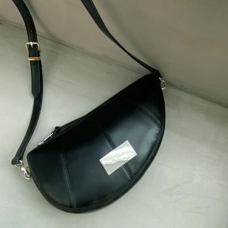 [^ԁF97904345]yfށzJ[ɂĕ\ʊ̈قȂ鍇vgpĂ܂BE019 ubNJ[Fnƒ悢̂鍇vE119 ubNJ[Fvfނɕ\ʂ̌^IȃTtBA[mH{Ă܂BE244 uEJ[Ftg̓kobN̍vEobN̓nƒ悢̂鍇vgpĂ܂ByfUCzgh̃AVg[ȃn[t[V_[obOB{̂̐؂ւ́ufUCvɉAԂ̂uXeb`^؂ւӏ̍EɃXeb`{Z@vS̓IɎ{ƂŁuIȃVGbgvۂĂ܂BXȈۂłȂAu500ml̃ybg{gE܂ݎPEgсvȂǂۂTCYBɂ̓t@Xi[|PbgtŋMdi̎[ɕ֗łBtg̃v[gAV_[̃TJp[cȂǃ^p[cANZgɂȂfUCBN[Ȉۂ̃obO̓LC߃X^COAJWAX^CO܂ŕL킹Ă܂BydlzE|PbgF~1| BRAND CONCEPT |𒴂ĎxgfBViȃACex[XɁAA\rSƃXg[g̎RȔzA{Ǝ̃~bNXX^CĂ܂ByCɂȂ鏤i͂Cɓo^XXzîCɓo^ĂJ[̍ēגʒmAXg1_AZ[̒ʒmm点܂BuĥCɓo^ViēׂȂǁAuh̏󂯎邱Ƃł܂BƖ̊֌WɂAۂFČꍇ܂B܂Ap\REX}[gtHȂǂ̊ɂA኱iƉ摜̃J[قȂꍇ܂Bd:290g(TvTCY)