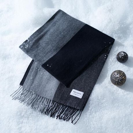 [^ԁF97904203]tkDTAKEO KIKUCHIŐlC̃JV~100̃}t[yfށz肯̂ȂsAJV~100gpĂ肵}t[BC܂񂾂ӂƂ_炩ȎA񌳂gݍ1łBJV~Ȃł͂̃k̂ǎȕ\͂łByfUCzقȂJ[gݍ킹Zp[gfUCŁAɂĕ\ς܂Bʂ̃J[قȂ邽߃o[Vuŕ\ς܂BghɍEȂfUCł̂ŒgĂ܂BVvȃfUĈ߁AJWAłȂrWlXV[ɂgIItpACeBjZbNXłgpfUCł̂ŁANX}Xãv[g^MtgEɂIXXłB| BRAND CONCEPT |𒴂ĎxgfBViȃACex[XɁAA\rSƃXg[g̎RȔzA{Ǝ̃~bNXX^CĂ܂BƖ̊֌WɂAۂFČꍇ܂B܂Ap\REX}[gtHȂǂ̊ɂA኱iƉ摜̃J[قȂꍇ܂B