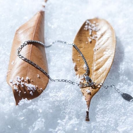 [^ԁF97905801]VvŎg₷ApXeXANZT[yfށzu⏝ɋAϐFÂ炢vXeXfނgpĂ܂ByfUCzJ[ɂăfUCقȂ܂i006J[jtBK~V`F[i106J[j˂~V`F[i206J[j~jAJ[~tBKfUĈقȂ2ނ̍אg̃`F[gݍ킹Aʂ킬Ƃ~j}͂̃XeXRri[uXbgBVvN[ȈۂȂAɍ킹ă`F[\ςA肰ȂZX咣Ă܂BAWX^[`F[tȂ̂17D5`20D5cm܂őΉ\BJWALC߂܂ŕLX^CɃ}b`B̃X^Cɂ肰ȂANZgvXBXeXfނ͐⊾ɋAϐFɂ߁Ag܂BS̓ВtŃMtg^v[gɂIXXłB| BRAND CONCEPT |𒴂ĎxgfBViȃACex[XɁAA\rSƃXg[g̎RȔzA{Ǝ̃~bNXX^CĂ܂ByCɂȂ鏤i͂Cɓo^XXzîCɓo^ĂJ[̍ēגʒmAXg1_AZ[̒ʒmm点܂BuĥCɓo^ViēׂȂǁAuh̏󂯎邱Ƃł܂BƖ̊֌WɂAۂFČꍇ܂B܂Ap\REX}[gtHȂǂ̊ɂA኱iƉ摜̃J[قȂꍇ܂B