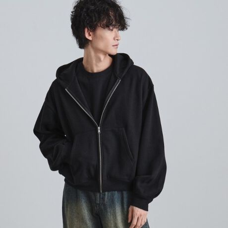 [^ԁFC0135196]yfށz|GXeƃRbguhAӂƏ_炩ȗёfނgpBRbg̉KȔG肪łByfUCzgĥI[o[TCYVGbgŎdグAԂ̃WbvAbvt[fB[B傫ƂhbvV_[ƁAՂƃ{[X[uAȂꂽ͋Co܂Bg͍LAZ߂ɐݒ肵{bNXVGbgAƂoX̗ǂȂB񌳂ŗ̓Iɗオt[h|CgłBG߂̕ςڂ̌yHDƂĂg܂BꖇƃX^CO̕LAV[YXȃACełBydlzE|PbgFO~2yTCYz02TCYiMjF165`175cm03TCYiLjF170`180cmW̌^ɂڈɂȂ܂B| BRAND CONCEPT |𒴂ĎxgfBViȃACex[XɁAA\rSƃXg[g̎RȔzA{Ǝ̃~bNXX^CĂ܂ByCɂȂ鏤i͂Cɓo^XXzîCɓo^ĂJ[̍ēגʒmAXg1_AZ[̒ʒmm点܂BuĥCɓo^ViēׂȂǁAuh̏󂯎邱Ƃł܂BƖ̊֌WɂAۂFČꍇ܂B܂Ap\REX}[gtHȂǂ̊ɂA኱iƉ摜̃J[قȂꍇ܂B