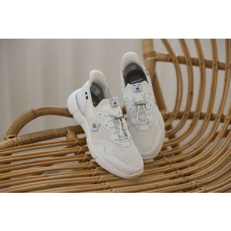 [^:QL3XJC01WH]Ȑƈ萫ɂAVojOX^CB wCh݌v(3E)xłƂSnȂAX^CbVȃVGbgɎdグĂ܂BAbp[͏_炩ɃtBbgjbgdlŁAjbgɂ邱ƂŁApV[L܂B(hł͂܂B)V[[X͒EȒPȃh[R[ht̃oW[[X̗pB܂AƗ鑫ꂵ₷̌`ɂ܂B\[͑_ȃXbgƂƂɁATPUVN\ɂ邱ƂŁAȐƕs̑̔Pl萫őOɑOɍs悤ȗSnӎ܂BC\[ɂ͒ʋĈ鍂ނƒᔽނgݍ킹~bNXNbVC\[̗pBL@\tȂ̂|CgB ͂ / L@\