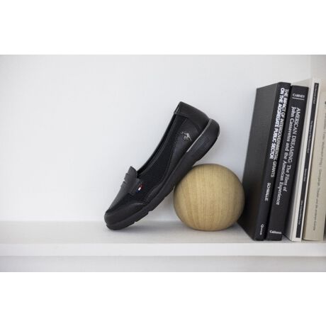 [^:LU5FSN77LZ]lȏɌApvXX^ČyʃXj[J[łBpvX̂悤Ȑ󂮂̃fUCȂAݍނ悤ȑꊴƃRtH[gǋ܂BAbp[̑Oɂ̗͑ǂfނ̗pėSnɂ܂Bӂƌy\[͑𓥂ݏoۂ̋ȐłȂAƕɃo[zu邱Ƃőϋvl݌vłBXj[J[łȂtH[}ȃt@bVɂ킹₷fUCɂȂĂ܂BC\[ւ͂ꂵL@\tBTChւ̓gR[̃e[vƃuh̃SfUCANZgƂėƂł܂BtXuh炵J[OƁA炵J[ANZgɂȂJ[oG[VłBƂOoItBXJWA܂ŕLj[Y𖞂Ă֗1łBL@\ / y