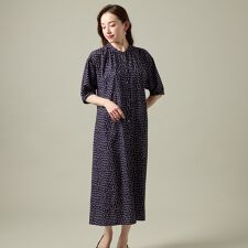 【洗える】幾何柄フロントボタンワンピース